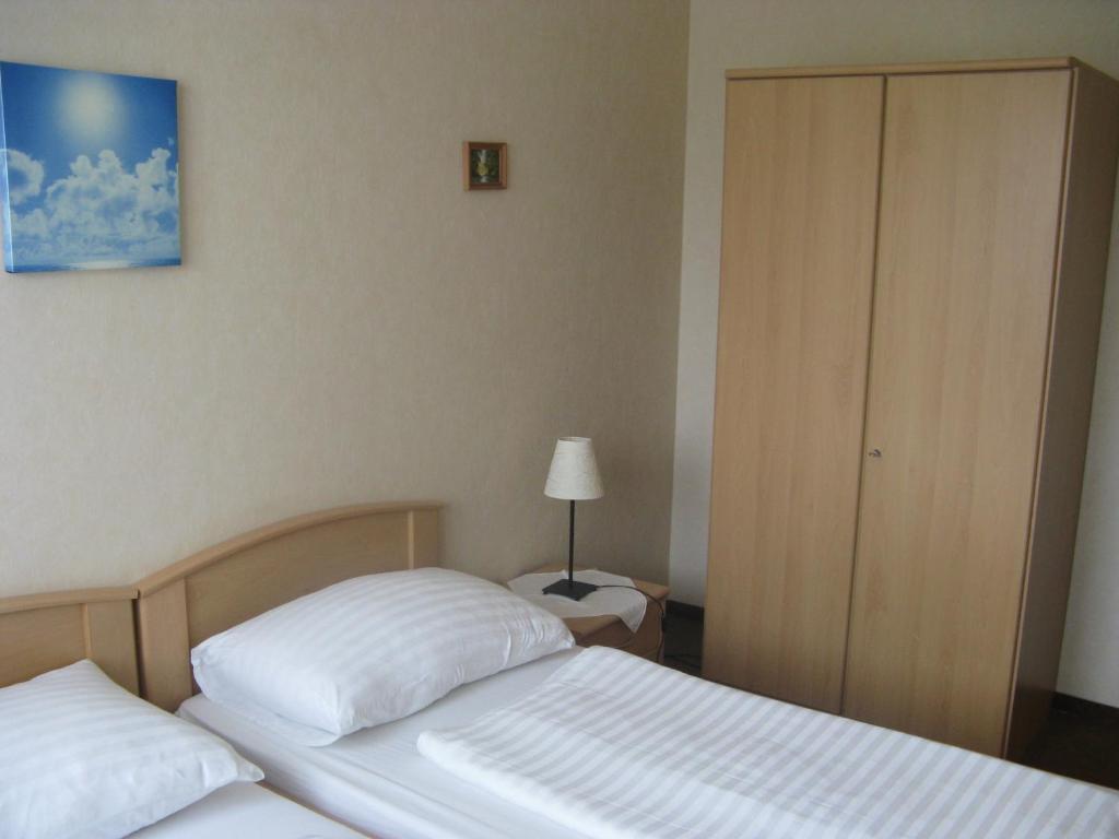 Gasthaus Roter Hahn Hotel Höflein an der Donau Szoba fotó