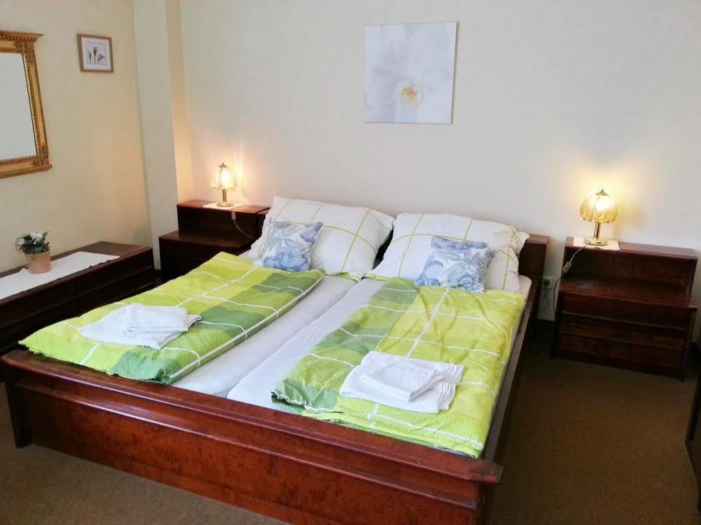 Gasthaus Roter Hahn Hotel Höflein an der Donau Kültér fotó